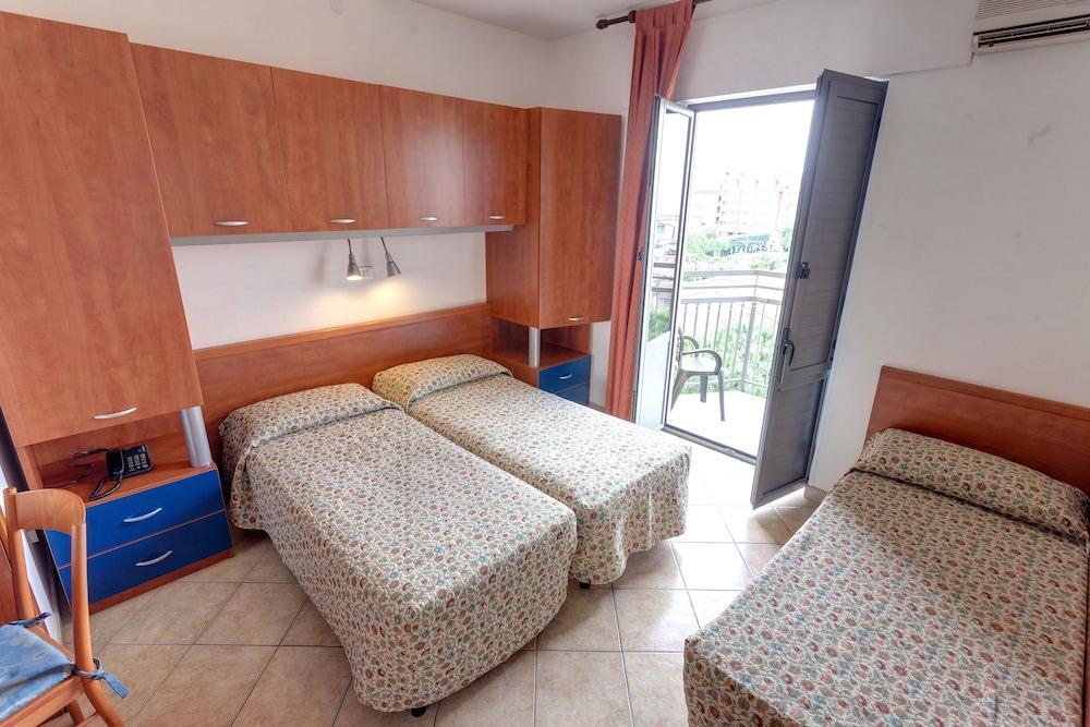 Hotel Frank Lido di Jesolo Bagian luar foto