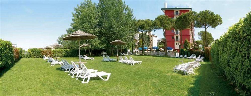 Hotel Frank Lido di Jesolo Bagian luar foto