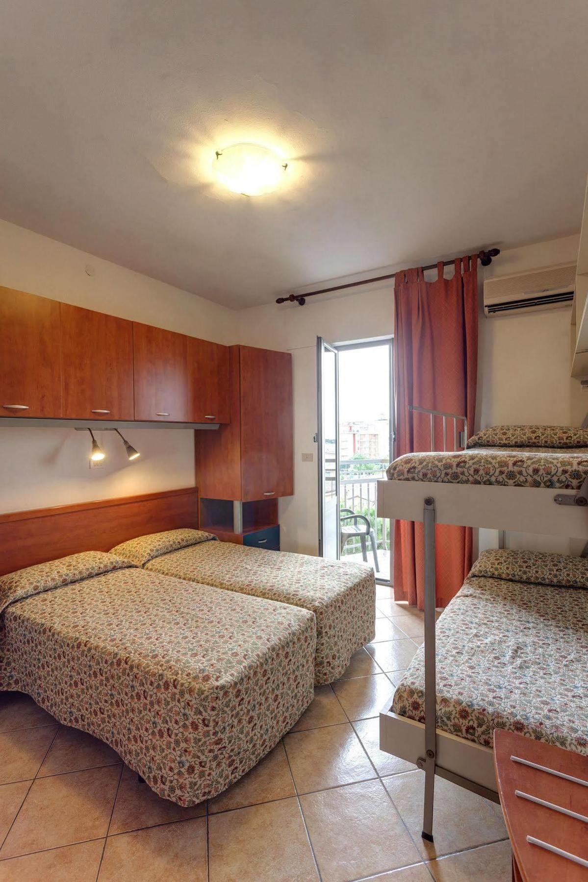 Hotel Frank Lido di Jesolo Bagian luar foto