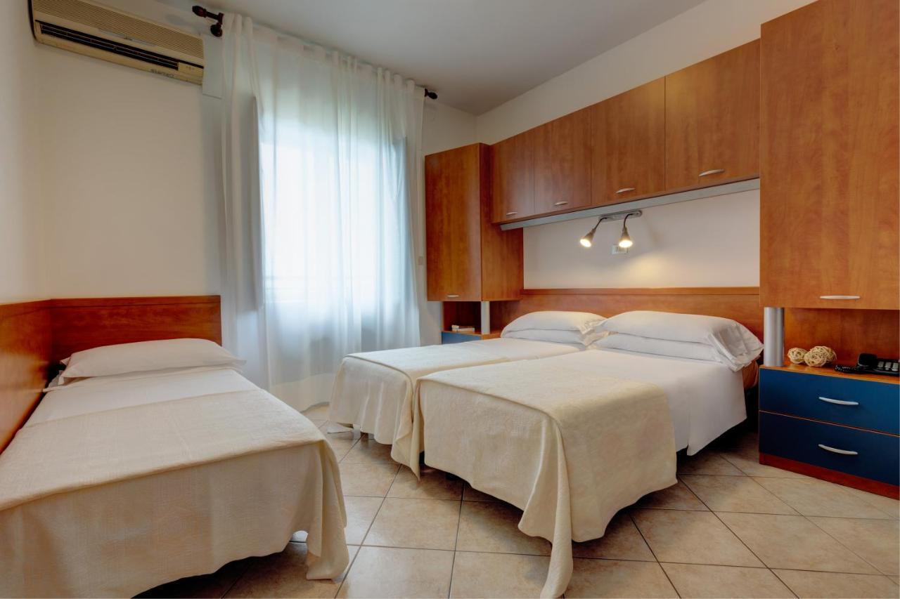 Hotel Frank Lido di Jesolo Bagian luar foto