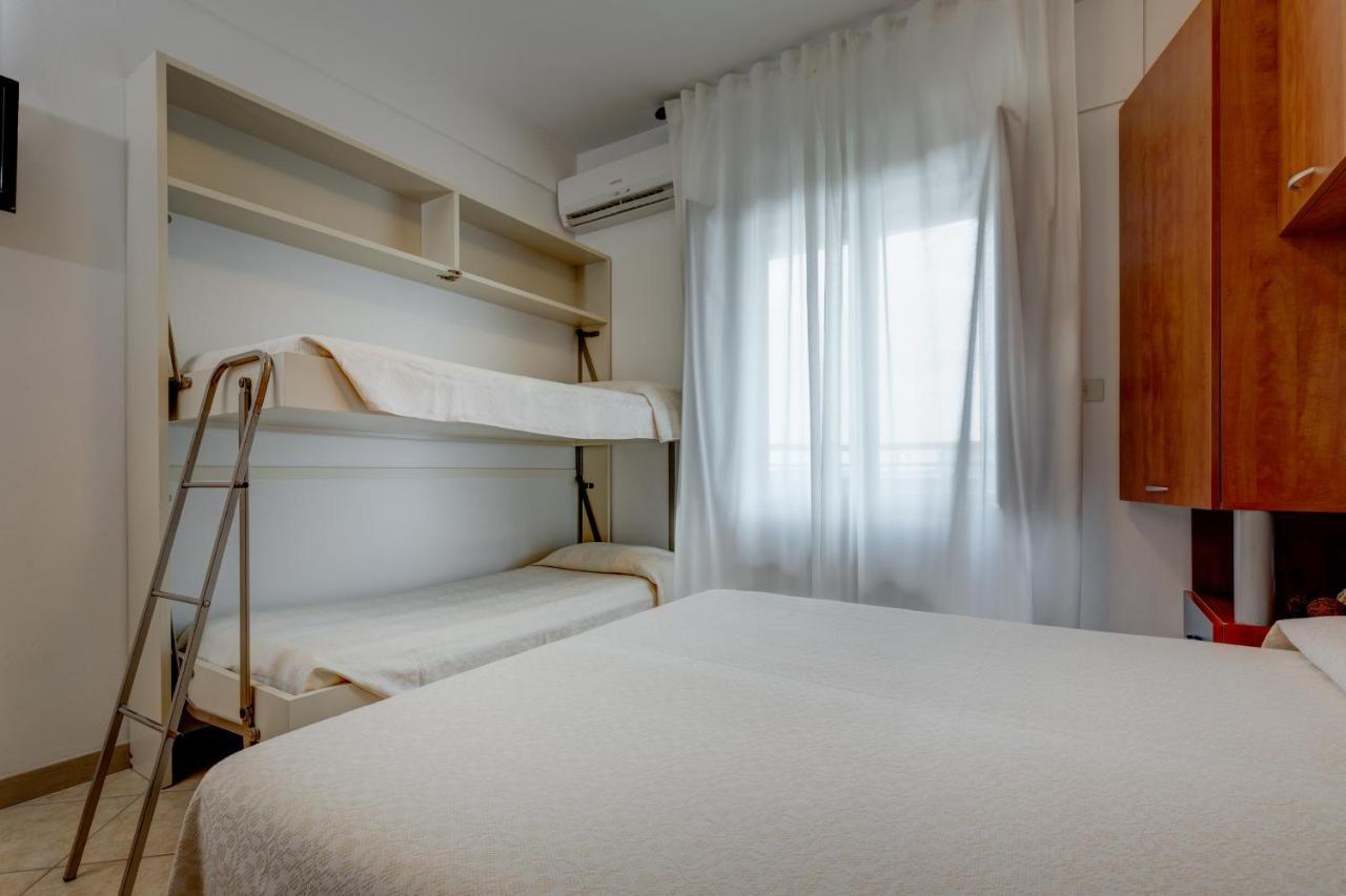 Hotel Frank Lido di Jesolo Bagian luar foto